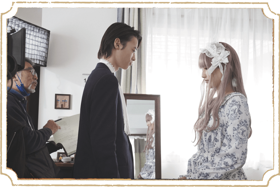 フレッシュなふたりの主演俳優を見守る豪華キャスト陣